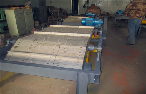 皮帶除鐵器，山西懸掛式皮帶除鐵器技術(shù)標(biāo)準(zhǔn)調(diào)整方法_山西懸掛式皮帶除鐵器技術(shù)標(biāo)準(zhǔn)跑偏原因及如何調(diào)_刮板價(jià)格