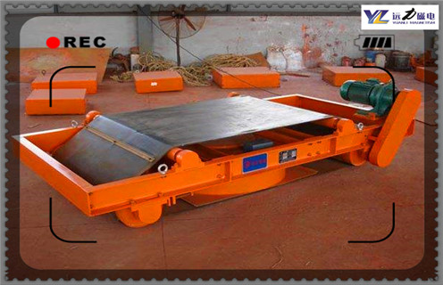 自卸式電磁除鐵器，山東RCDD-12自卸式電磁除鐵器安裝視頻國(guó)家標(biāo)準(zhǔn)_山東RCDD-12自卸式電磁除鐵器安裝視頻廠(chǎng)家配件_型號(hào)及工作視頻