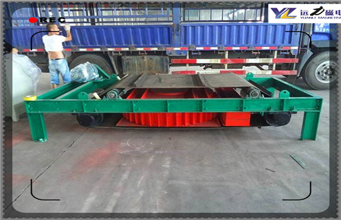 除鐵器皮帶，新疆除鐵器離皮帶的距離_新疆除鐵器離皮帶的距離皮帶原因及如何調(diào)_刮板價格 