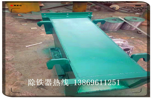 液體管道除鐵器，重慶液體漿料管道式除鐵器遠(yuǎn)力天津垂直式管道除鐵器應(yīng)用安裝示意圖型12000高斯_可定制工作原理 