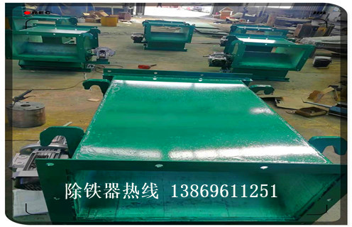 管道除鐵器，江西液體式管道除鐵器_江西液體式管道除鐵器廠家應(yīng)用安裝示意圖型12000高斯_可定制工作原理