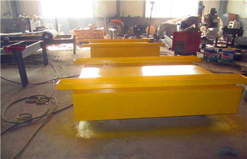 永磁自卸式除鐵器，湖南訂購永磁自卸式除鐵器_如何卸鐵國家標(biāo)準(zhǔn)安裝工作視頻_湖南訂購永磁自卸式除鐵器型號(hào)